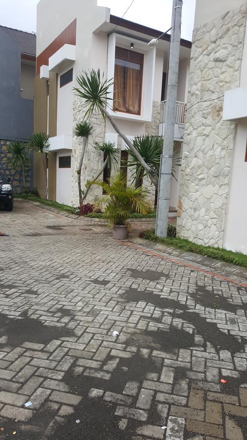 Villa Town House Batu Бату Экстерьер фото